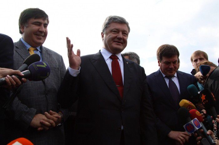Порошенко прибыл в Одесскую область и осматривает трассу «Одесса-Рени»