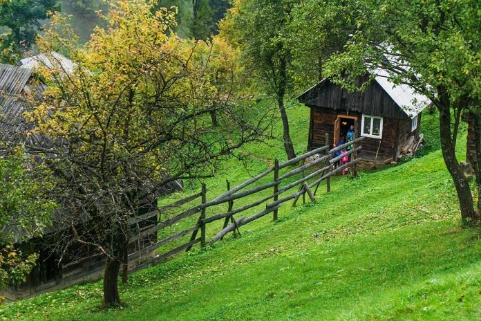 Самая маленькая школа в Румынии имеет площадь всего 12 квадратных метров