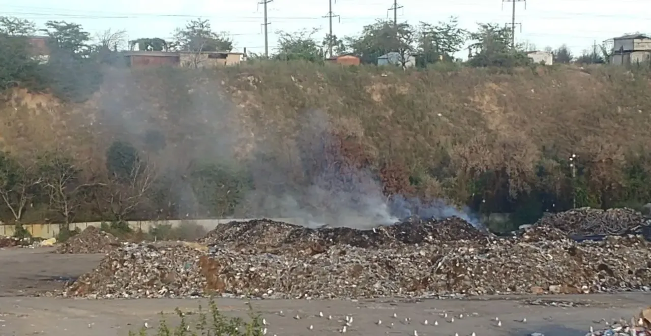 Incendiul de la complexul de sortare a deșeurilor la Tiraspol a mocnit timp de aproape două luni