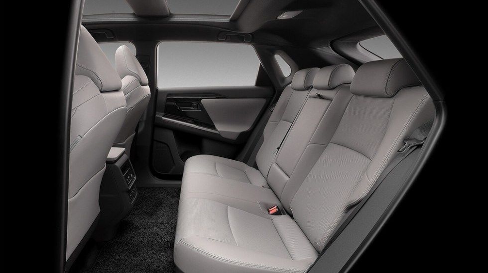 Toyota официально представила свою первую «электричку»