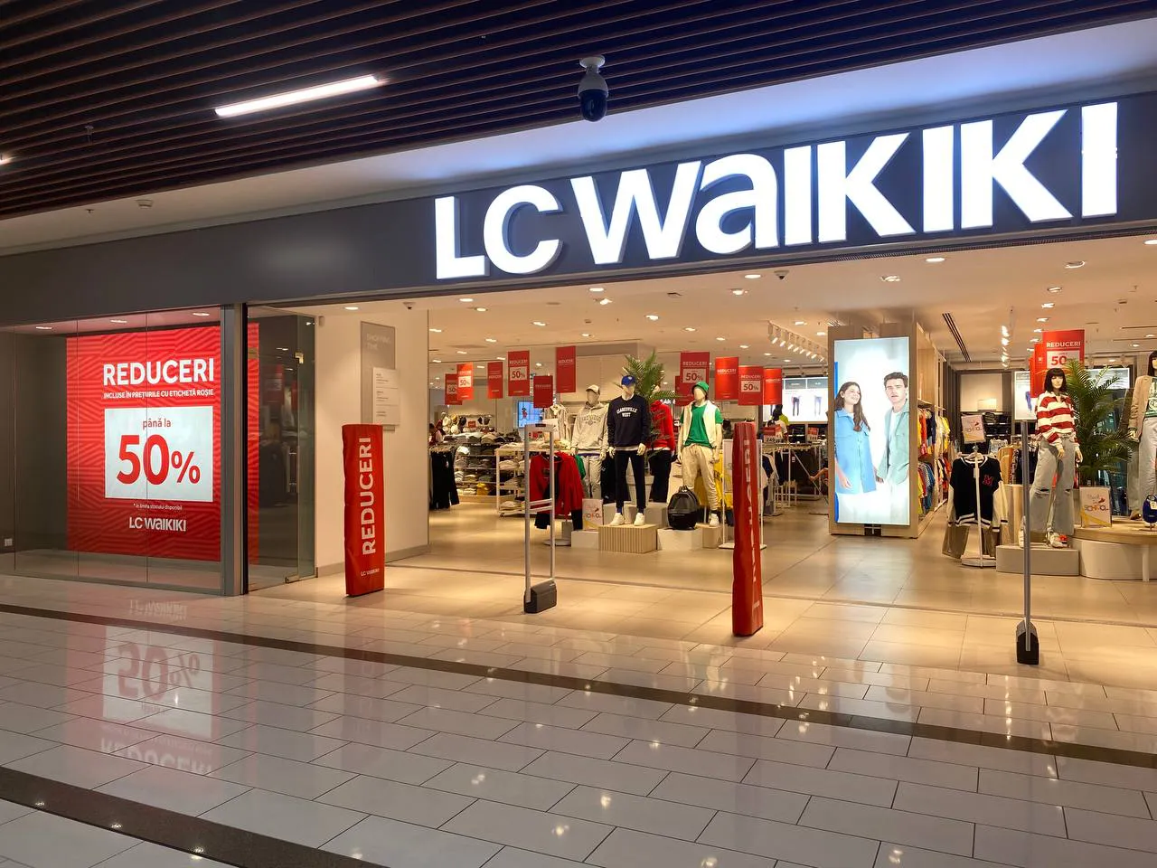 В Shopping MallDova продолжаются летние мегаскидки