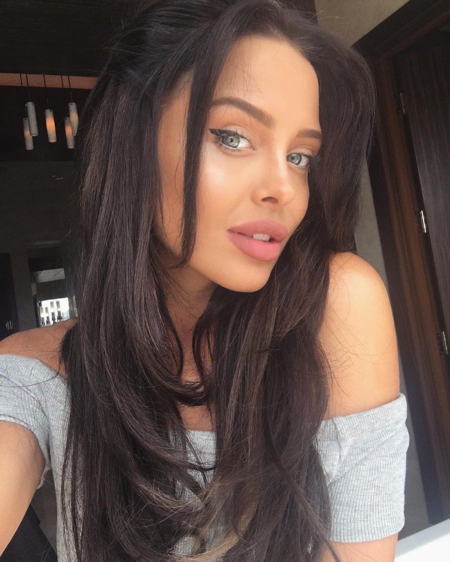 Двойник Анджелины Джоли стремительно покоряет Instagram