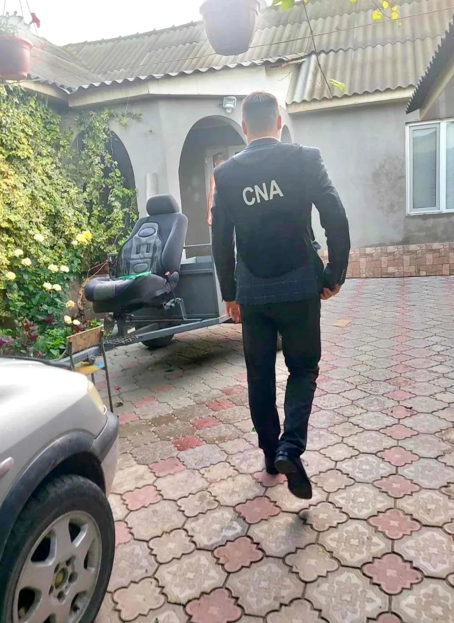 Четыре человека задержаны по делу об извлечении выгоды из влияния