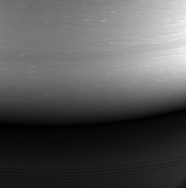 Ultima poză realizată de sonda Cassini, înainte ca ea să se prăbuşească pe suprafaţa planetei Saturn