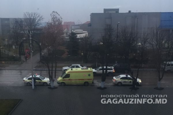 В центре Комрата автомобиль сбил пешехода