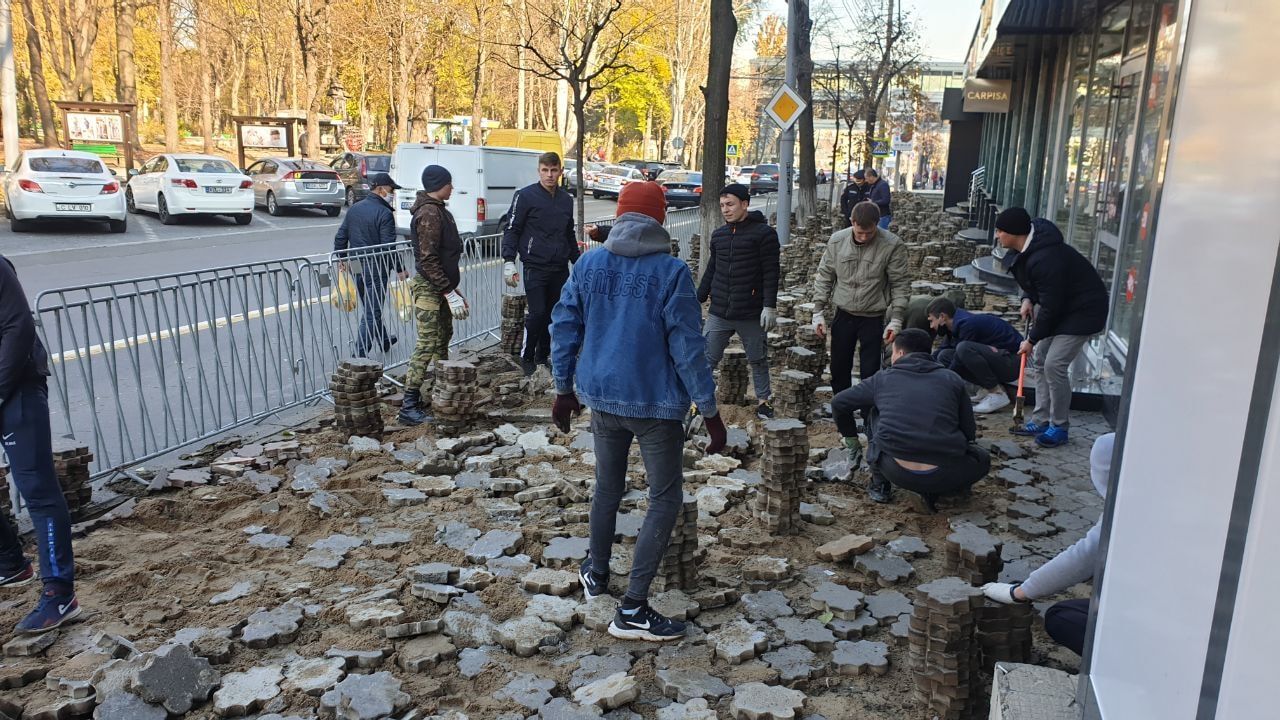 Начались работы по снятию старого покрытия на улице Александра Пушкина