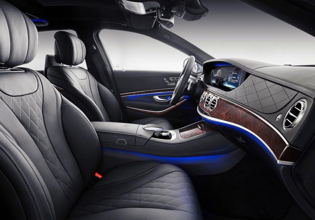 Опубликованы снимки нового Maybach S-Class