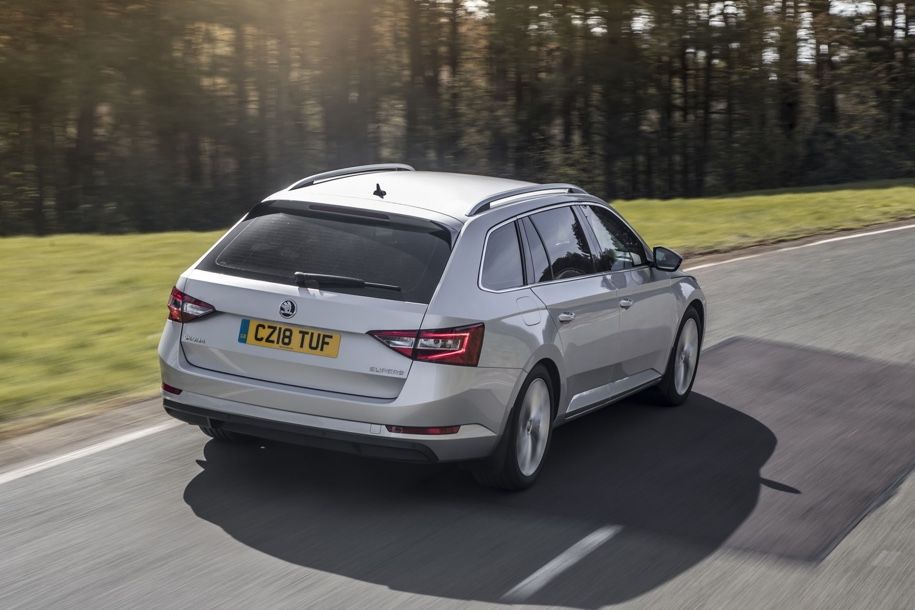 Skoda представила бронированный Superb