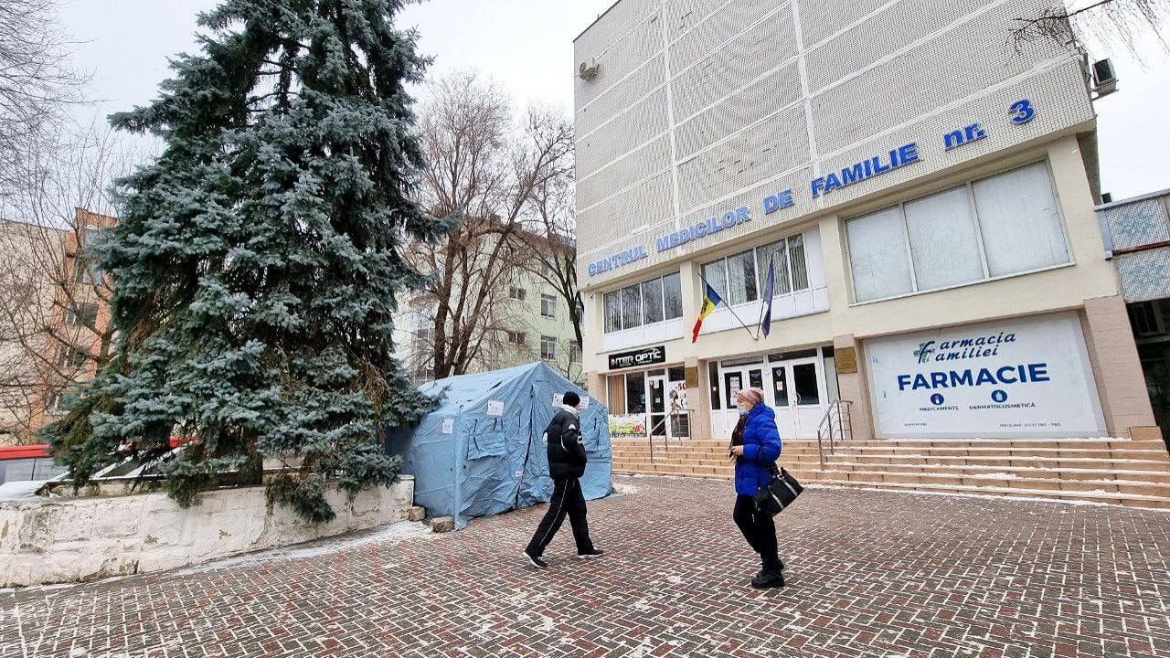 Тестирование на COVID-19 в палатках проводится по направлению от врача