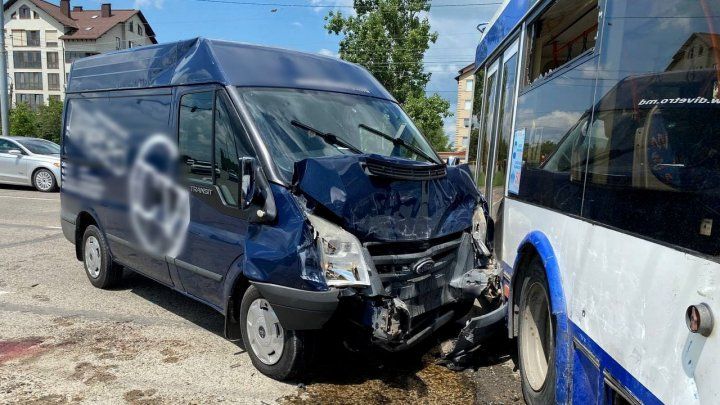 В Кишиневе один человек пострадал в результате аварии с троллейбусом
