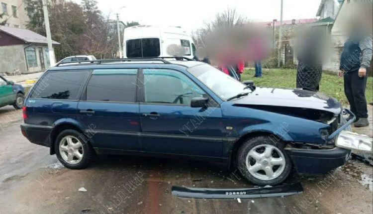 В Дубоссарах водитель спровоцировал ДТП: пострадал пассажир такси