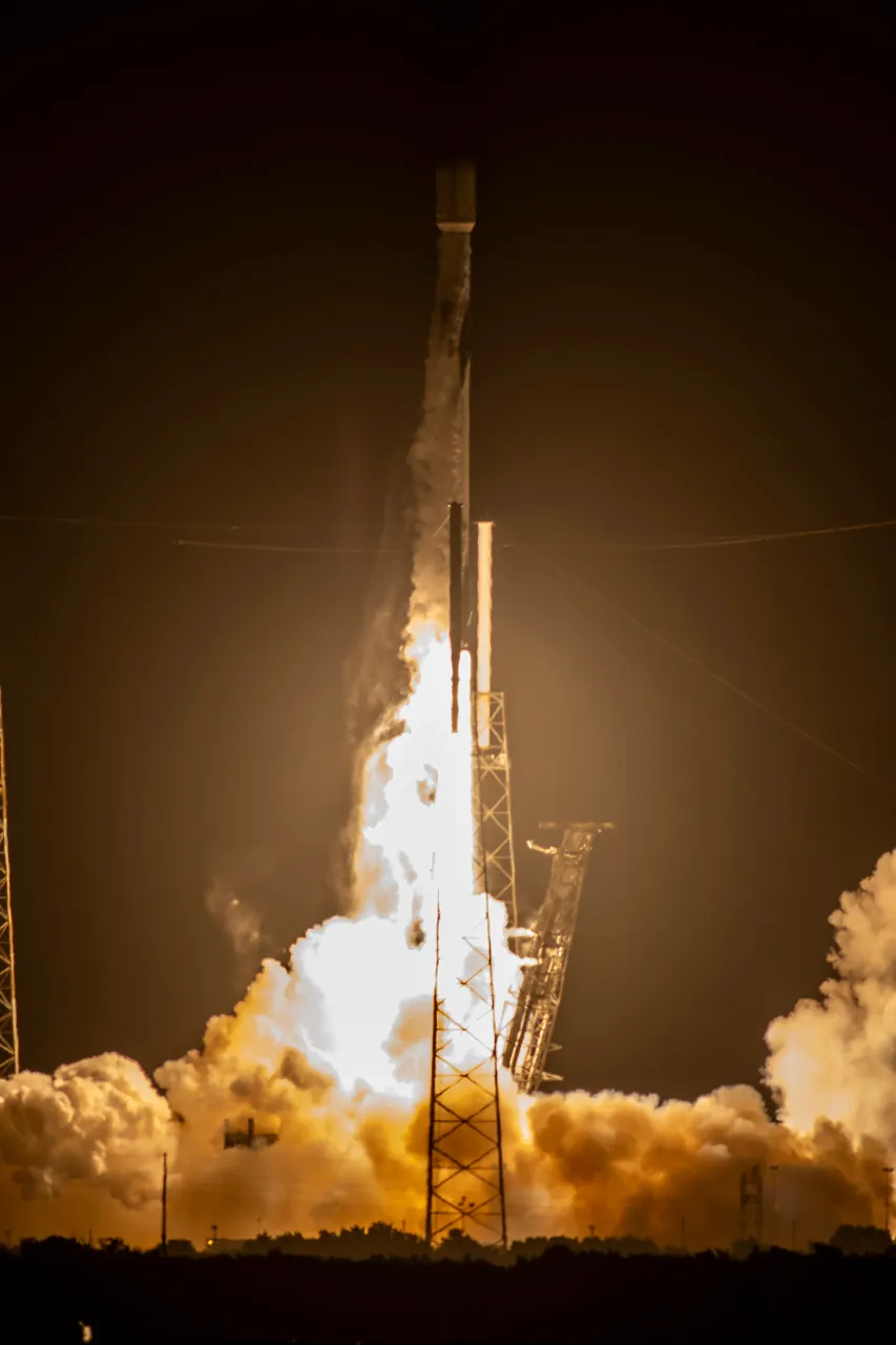 SpaceX вывела на орбиту новую партию спутников Starlink