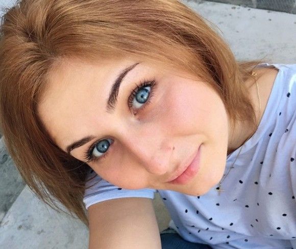 Cea mai tânără primăriță din România: „Am părul roz, tatuaj și vorbesc colorat”