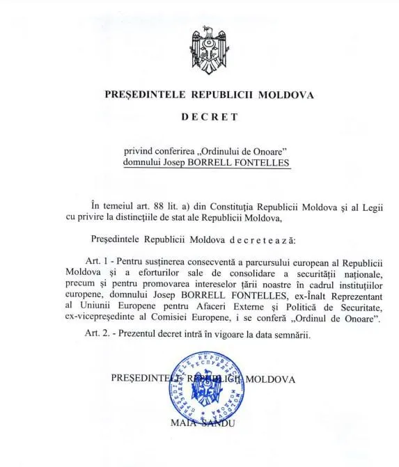 Майя Санду наградила Жозепа Борреля "Орденом почета"