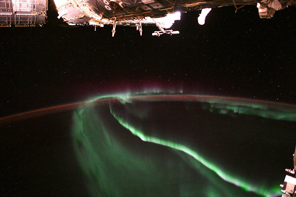 NASA показало северное сияние из космоса