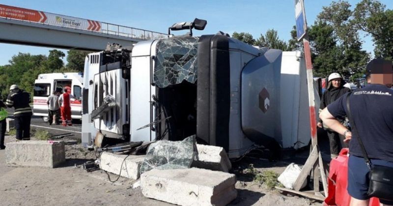 На въезде в Одессу образовалась гигантская пробка