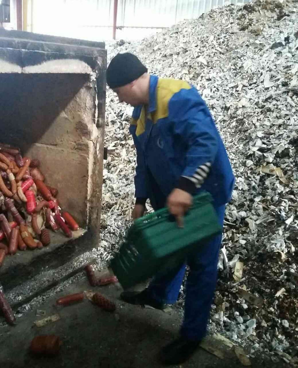 Сотрудники ANSA сожгли более тонны колбасных изделий, произведенных в Яловенском районе