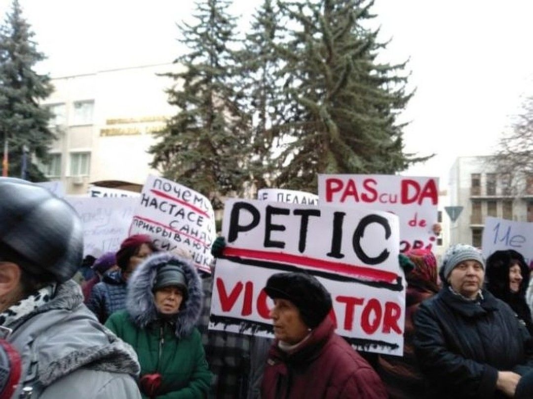 В Оргееве на протесте освистали PAS и PPDA за поддержку Петика