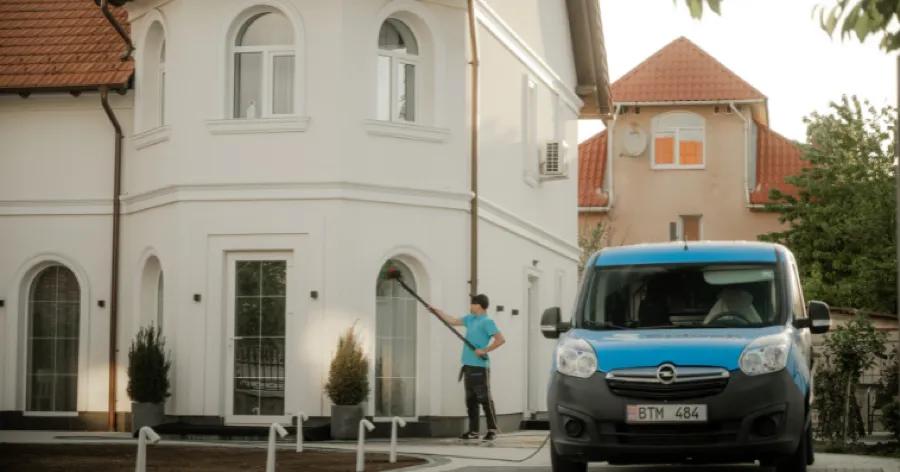 Ferestre murdare pe exterior – Splash le spală gratuit prima dată