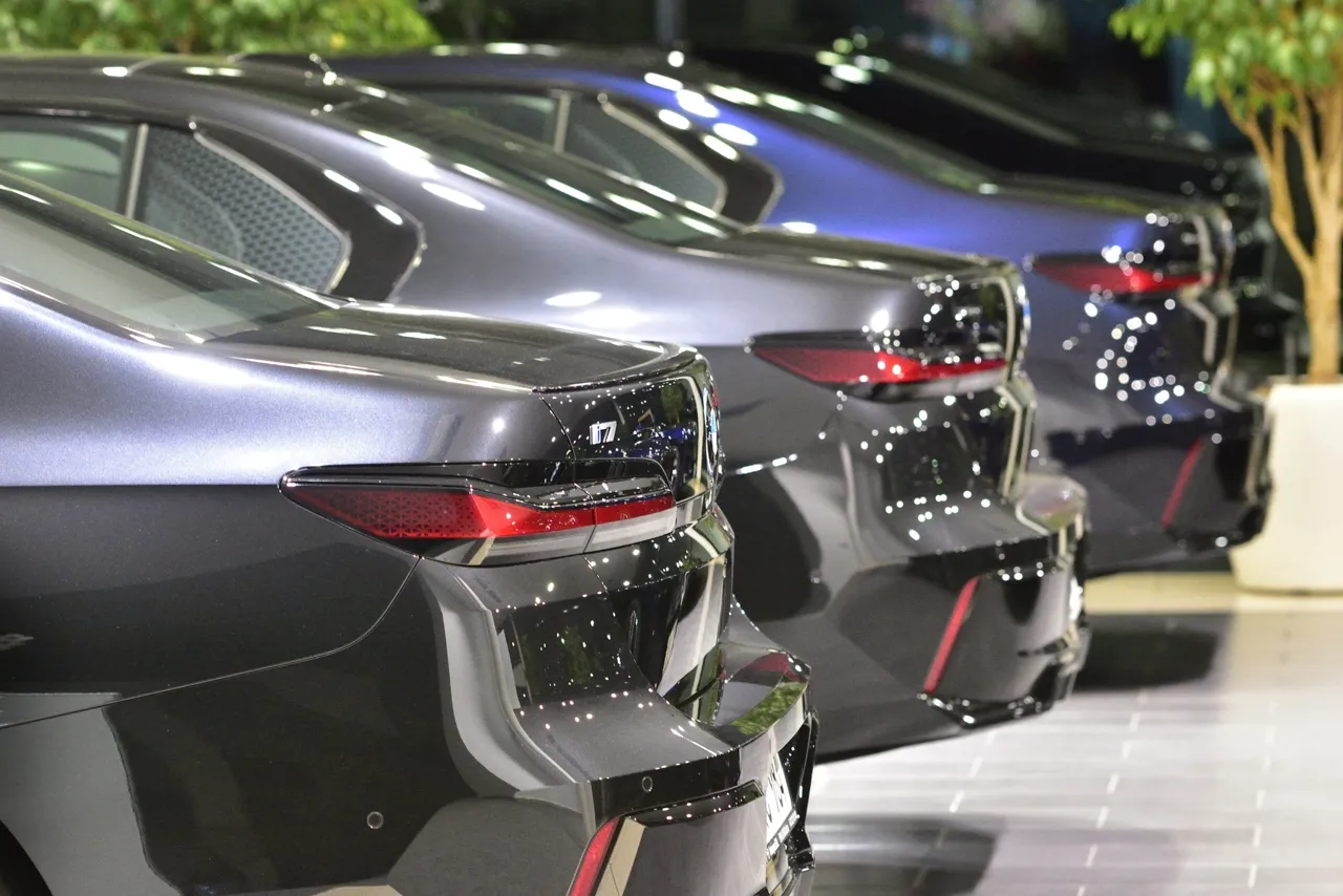 Высоких гостей на саммите 1 июня будут перевозить на роскошных BMW