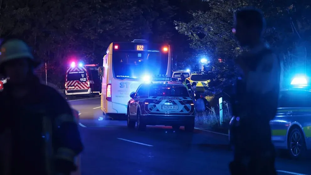 В Германии женщина напала с ножом на пассажиров автобуса