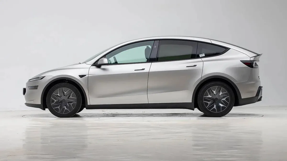 Tesla официально представила удлиненную Model Y