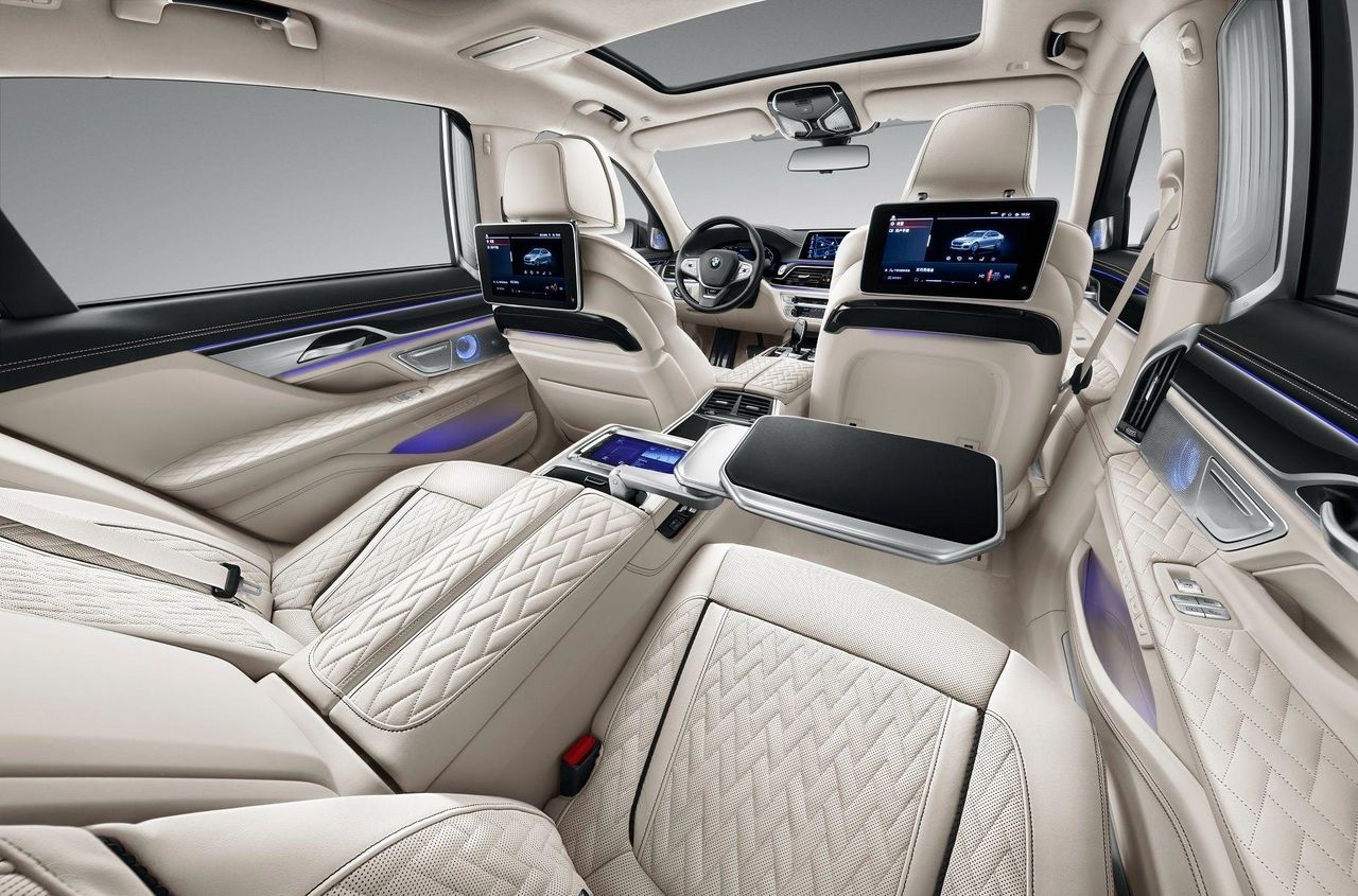 У BMW 7 серии появилась роскошная двухцветная версия