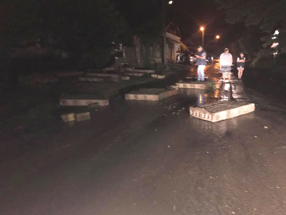 Ливень затопил улицы и дома в Тараклии