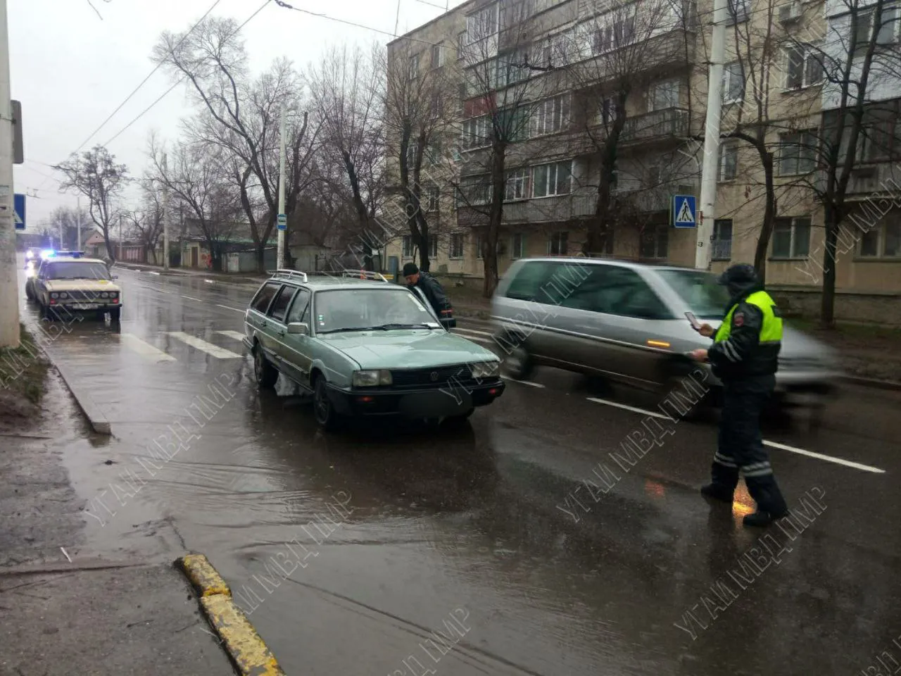 ДТП в Бендерах: двух пешеходов сбили на зебре