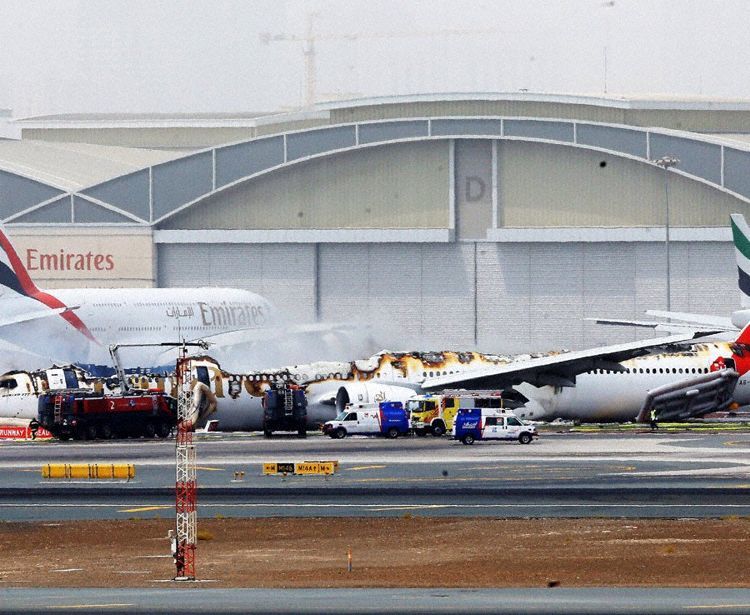 СМИ назвали причины аварии с Boeing в Дубае