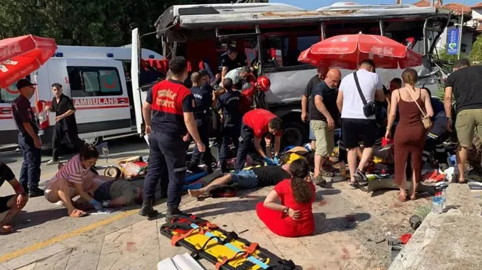 Автобус с туристами попал в ДТП в турецкой провинции Мугла