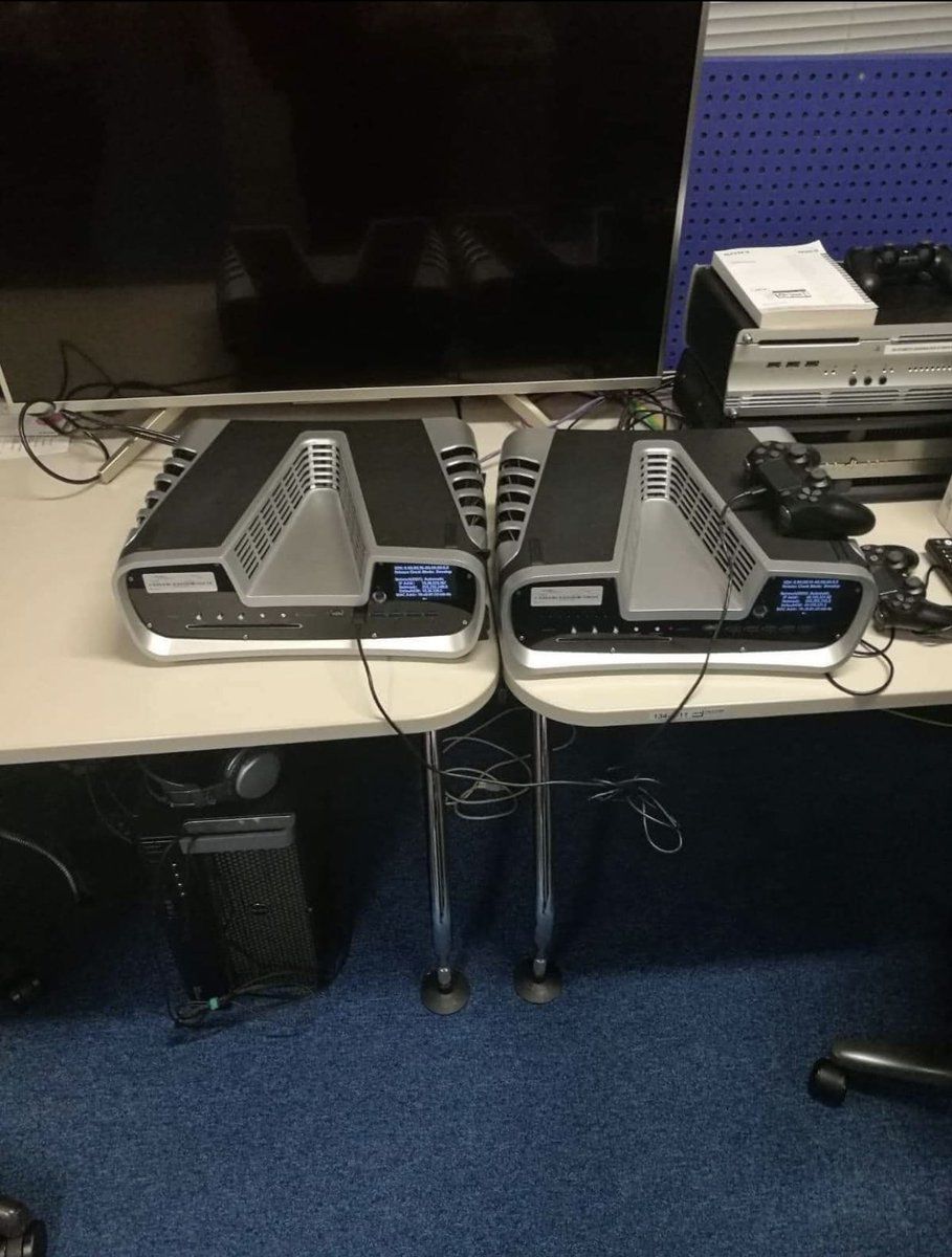 Опубликовано первое фото работающей PlayStation 5