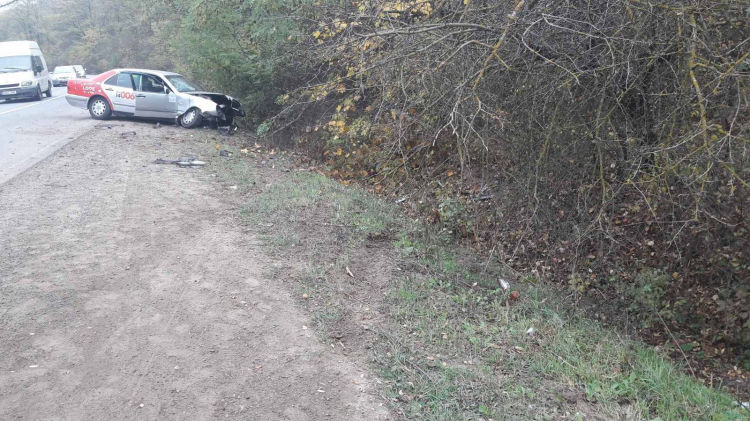 В Хынчештах три человека пострадали в ДТП с участием такси