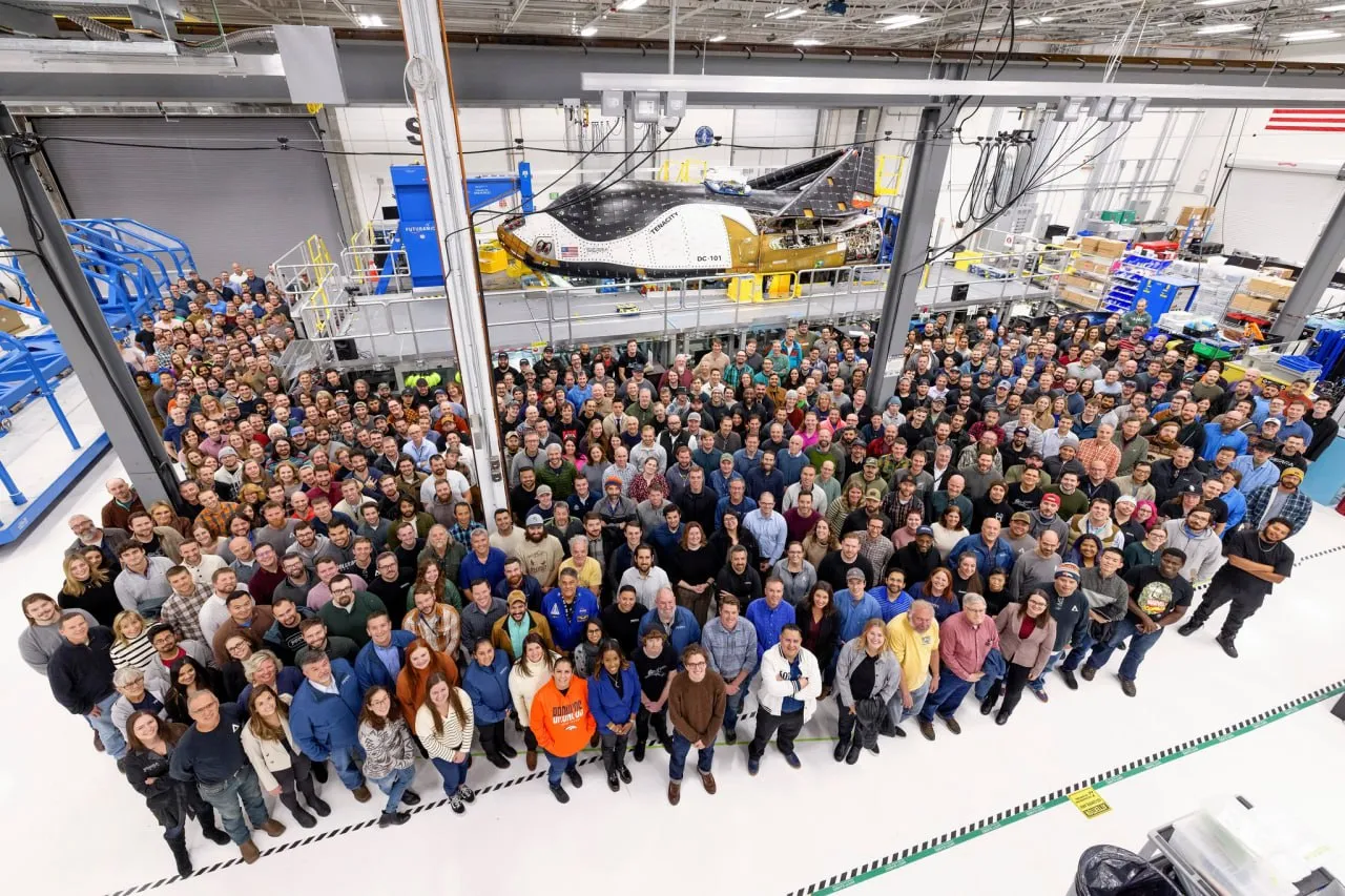 Sierra Space показала первый собранный многоразовый космический челнок Dream Chaser