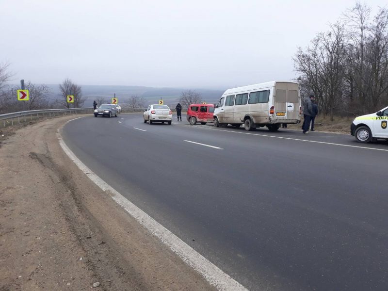 Пассажирка рейсового микроавтобуса пострадала в ДТП