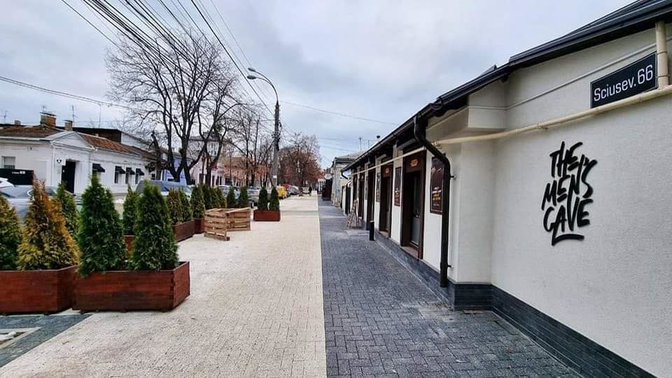 В историческом центре столицы продолжается ремонт тротуаров и улиц