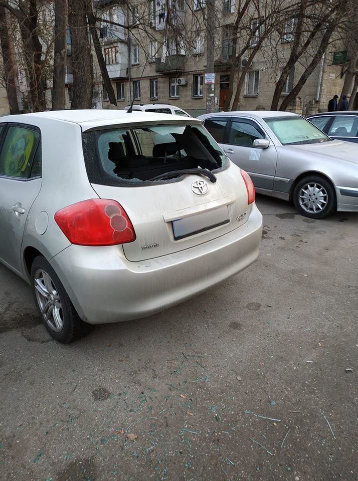 В центре столицы минувшей ночью обокрали автомобиль