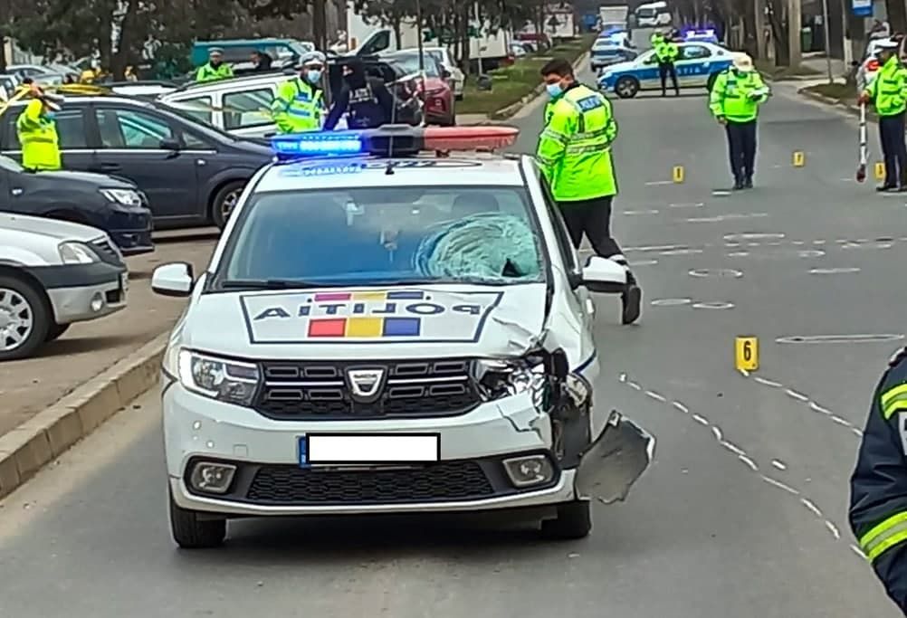 В Румынии машина полиции сбила детей на "зебре": один ребенок погиб
