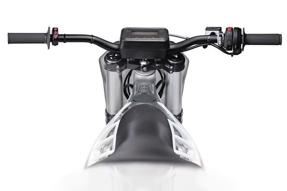 Новый электромотоцикл Alta Motors полностью заряжается за 1,5 часа