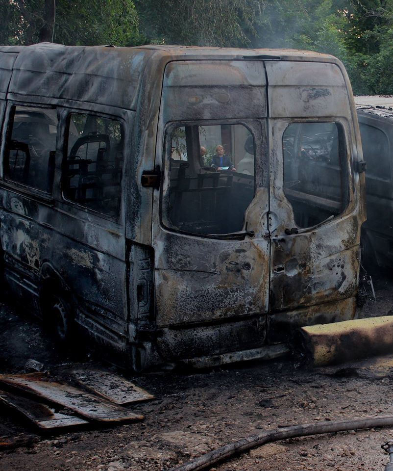 Incendiu de proporții la Ciocana. Şapte automobile au fost mistuite de flăcări