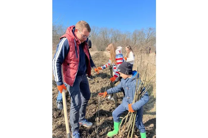 Посольство Румынии в Молдове: Начали весеннюю кампанию по лесонасаждению
