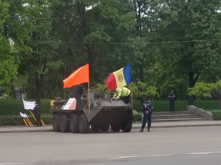De ce a fost adusă mașina blindată în centrul Chișinăului