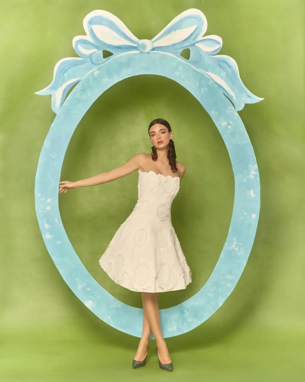 Дочь Моники Беллуччи в кукольном образе снялась для глянца