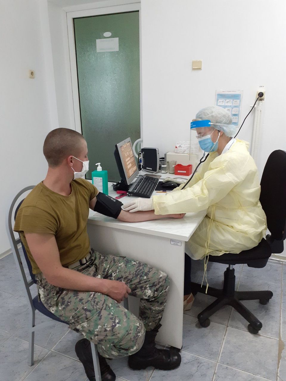 Пынзарь: Военные продолжают помогать людям, становясь донорами плазмы крови