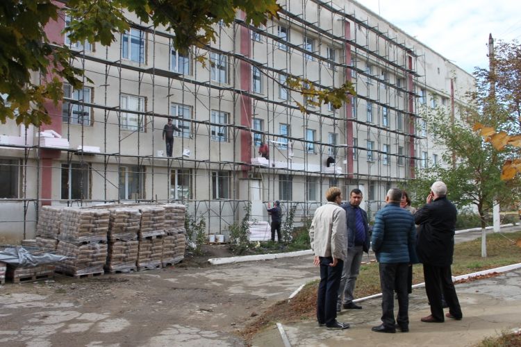 Районную больницу в Кантемире утепляют