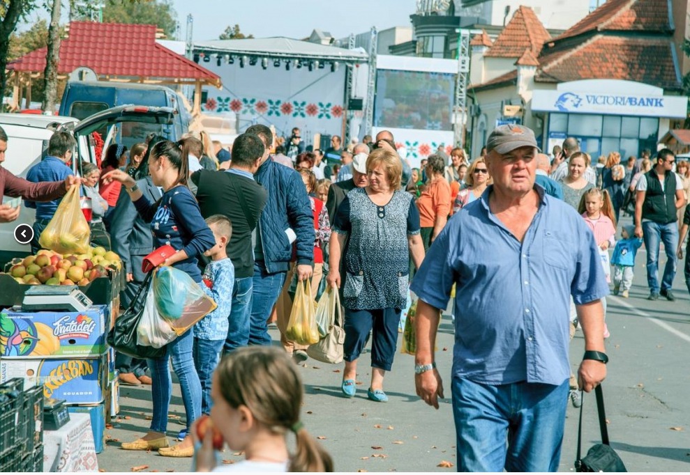 На аграрной ярмарке в Оргееве овощи продают дешевле, чем на рынке