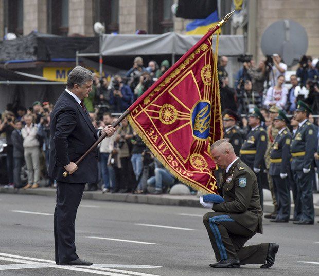 В Киеве прошел военный парад