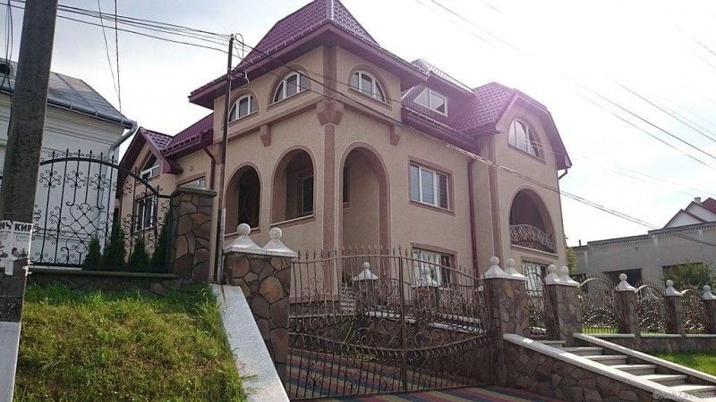 Румынское население самого богатого села Украины поднялось на торговле спиртом