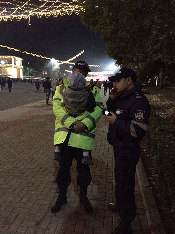 Двое маленьких детей потерялись во время празднования Храма Кишинева