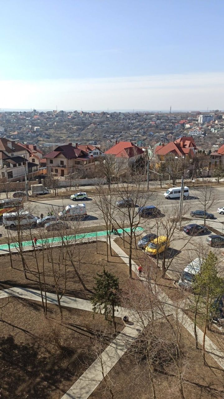 На Телецентре маршрутка столкнулась с автомобилем, который ехал по встречке